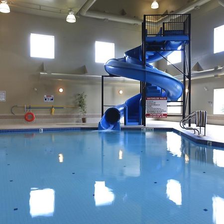 Pomeroy Inn & Suites At Olds College Εξωτερικό φωτογραφία