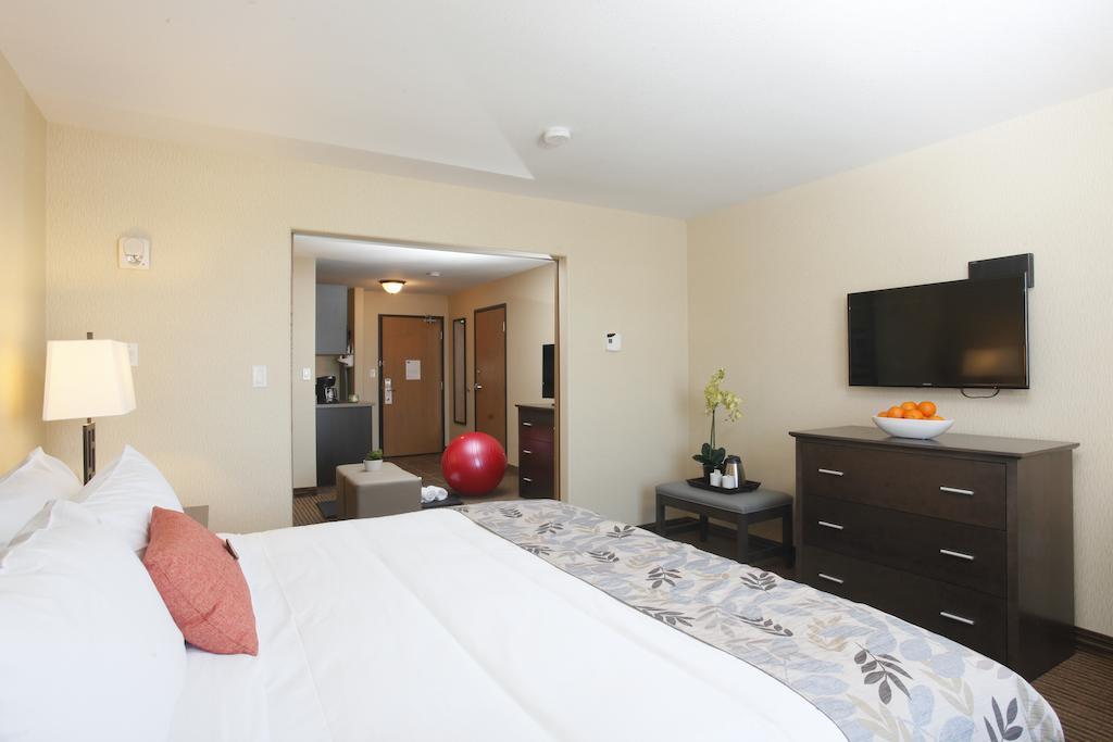 Pomeroy Inn & Suites At Olds College Δωμάτιο φωτογραφία