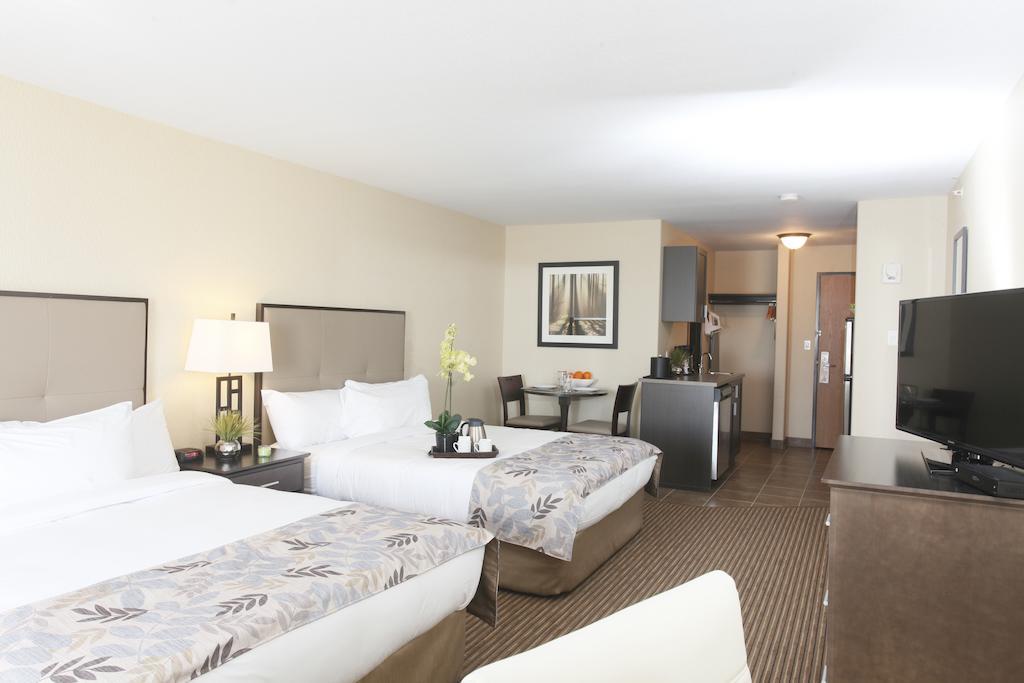 Pomeroy Inn & Suites At Olds College Δωμάτιο φωτογραφία