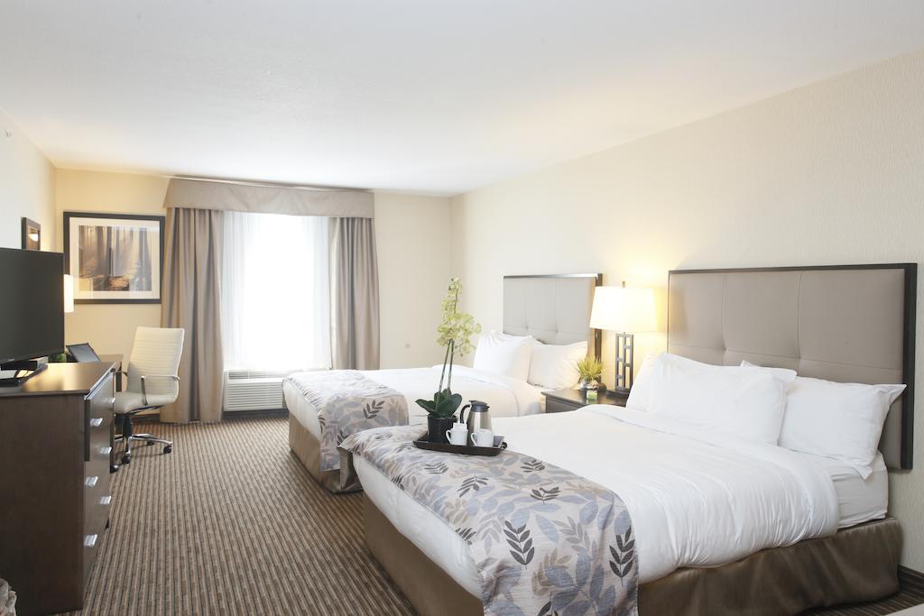 Pomeroy Inn & Suites At Olds College Δωμάτιο φωτογραφία