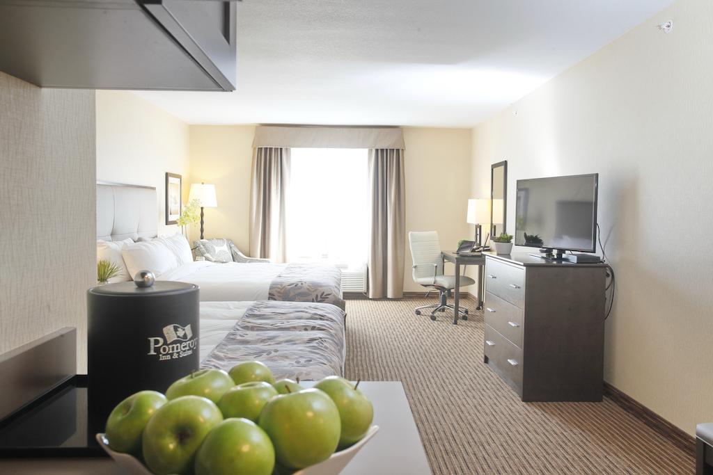 Pomeroy Inn & Suites At Olds College Δωμάτιο φωτογραφία