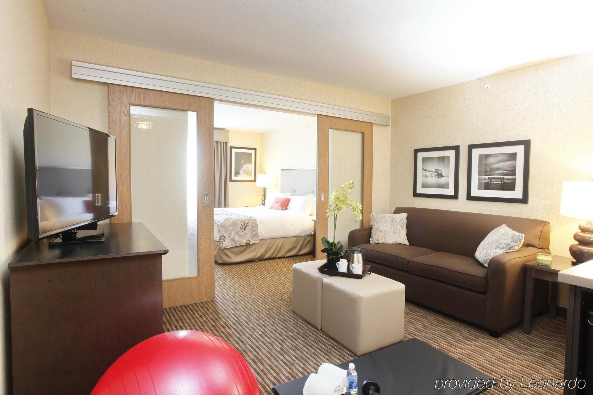 Pomeroy Inn & Suites At Olds College Εξωτερικό φωτογραφία