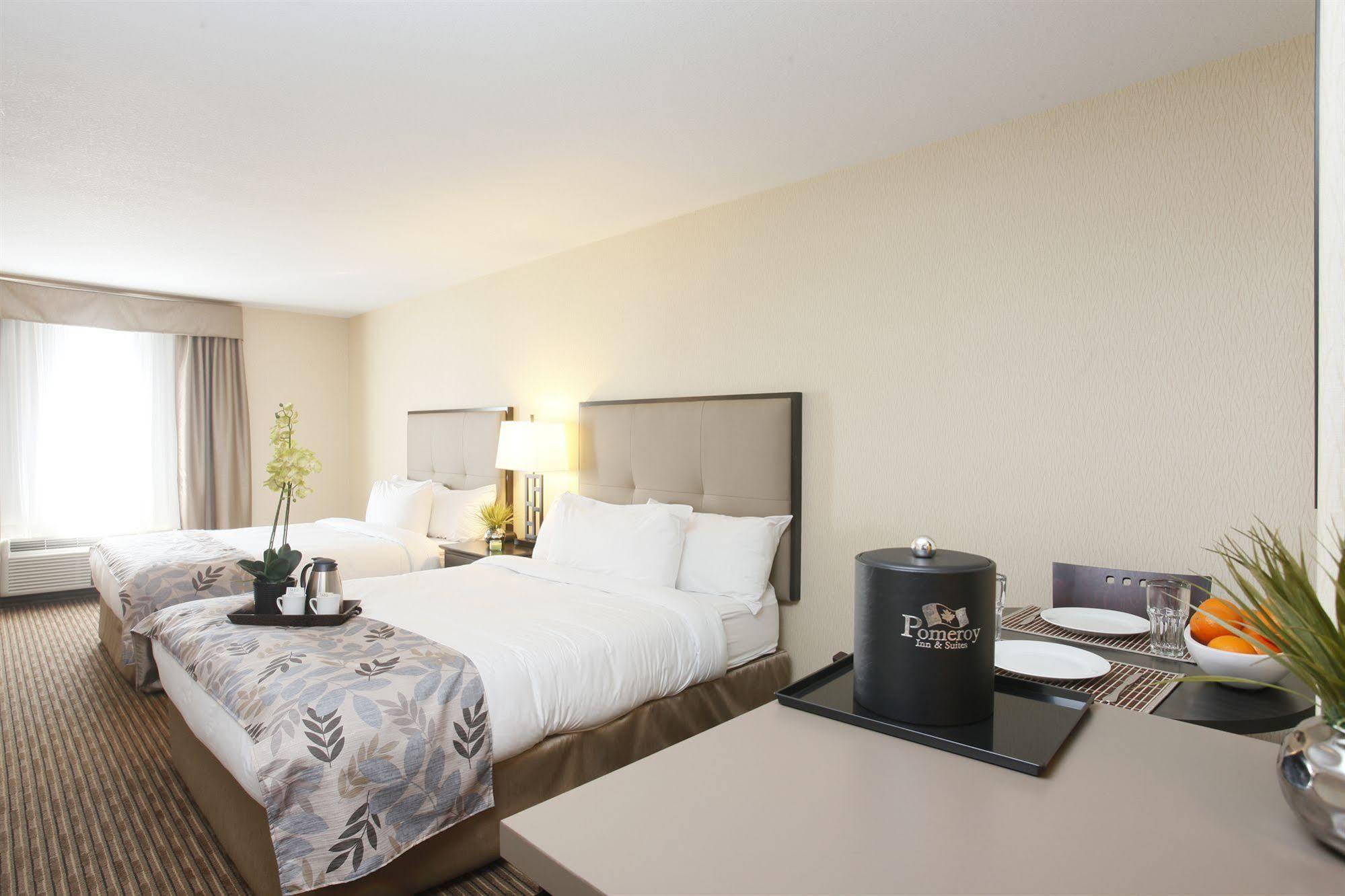 Pomeroy Inn & Suites At Olds College Εξωτερικό φωτογραφία