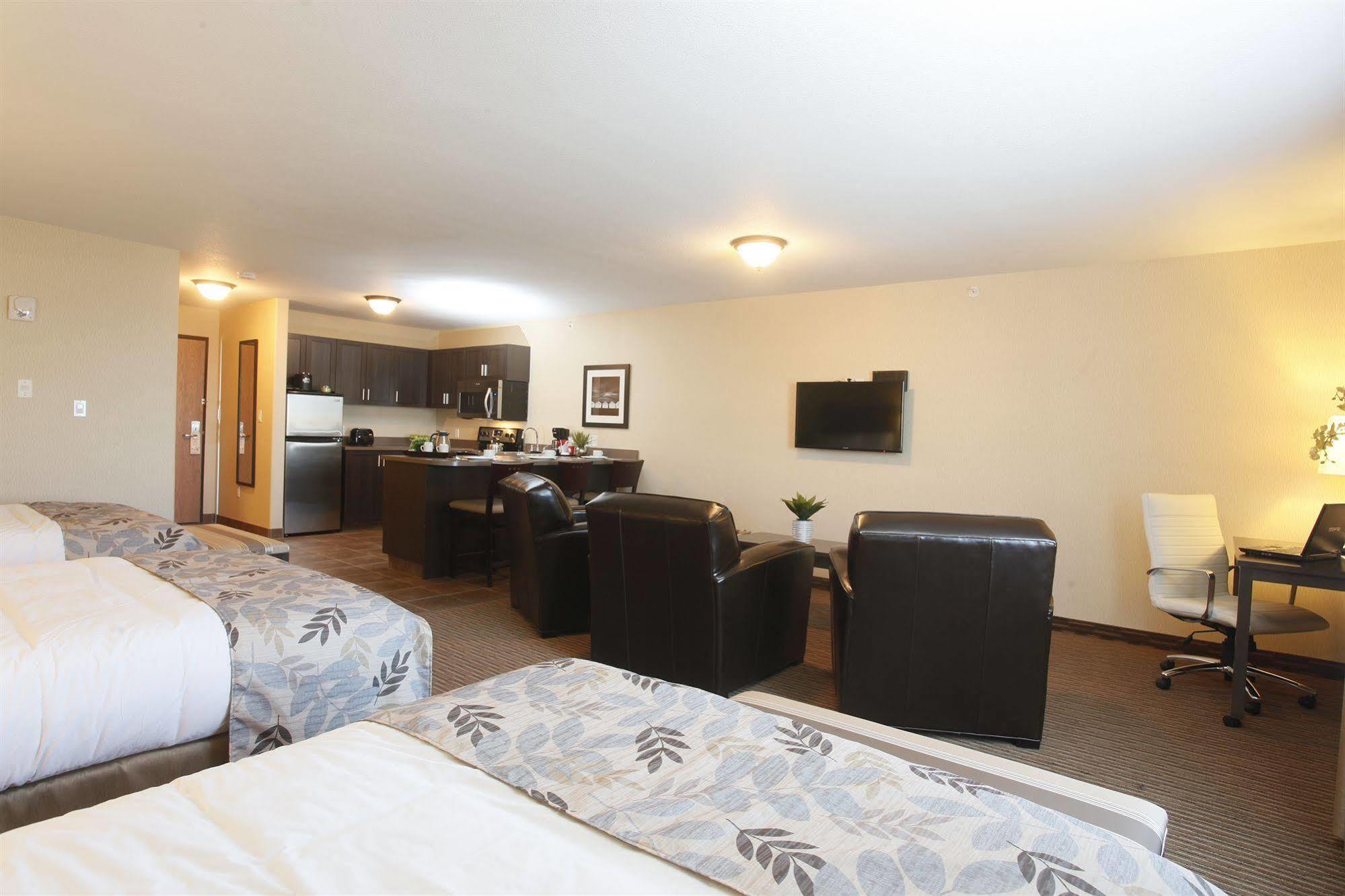 Pomeroy Inn & Suites At Olds College Εξωτερικό φωτογραφία