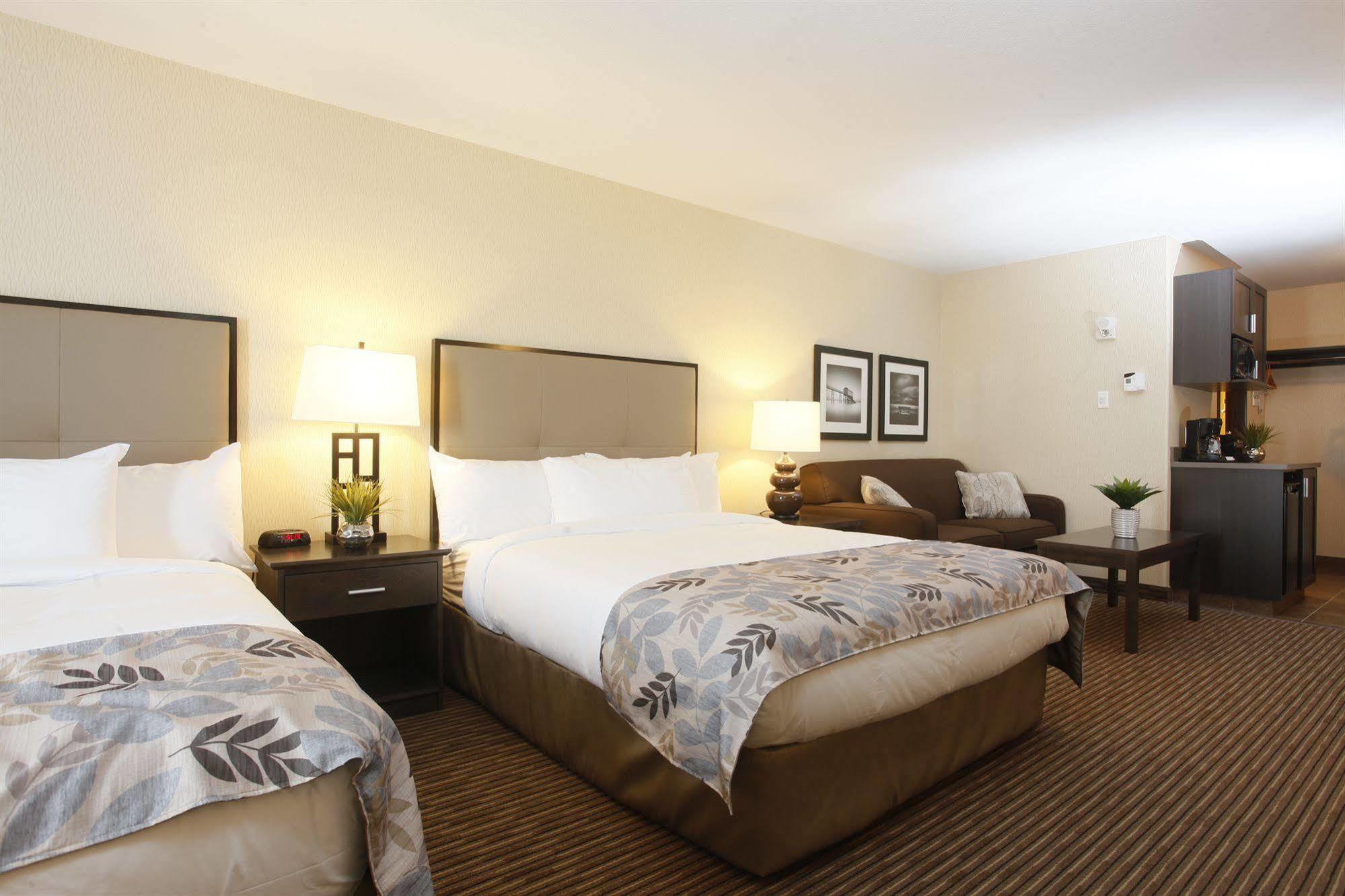 Pomeroy Inn & Suites At Olds College Εξωτερικό φωτογραφία